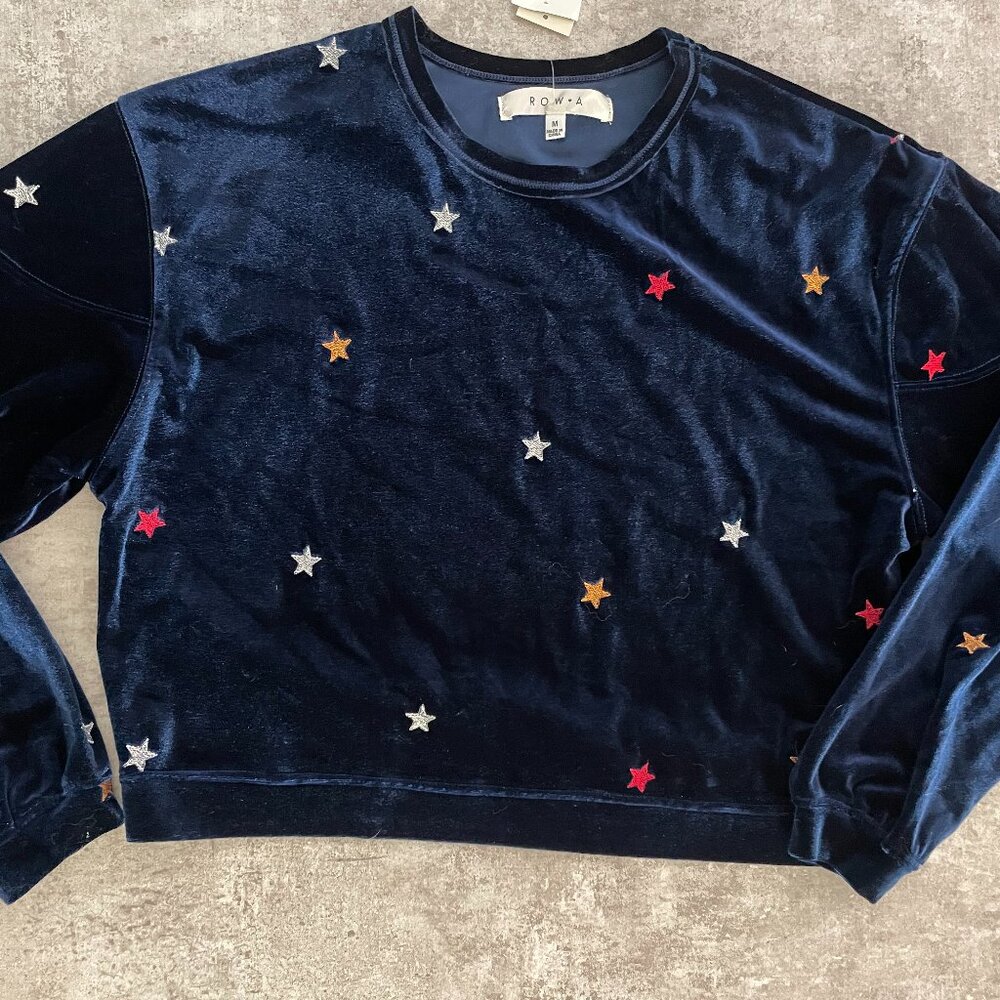 ROWA Navy Blue Velvet Star Embroidered Sweatshirt – Size Medium